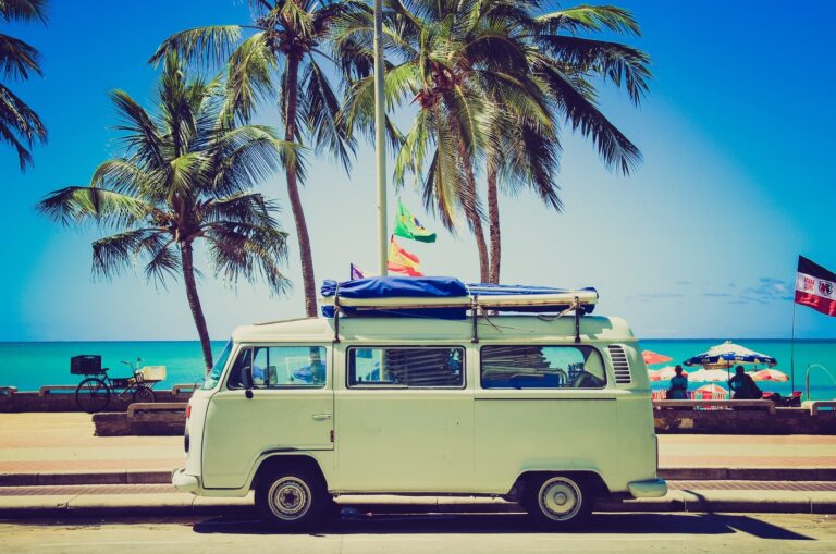 beach-water-sand-sky-sunshine-car-971394-pxhere.com-min