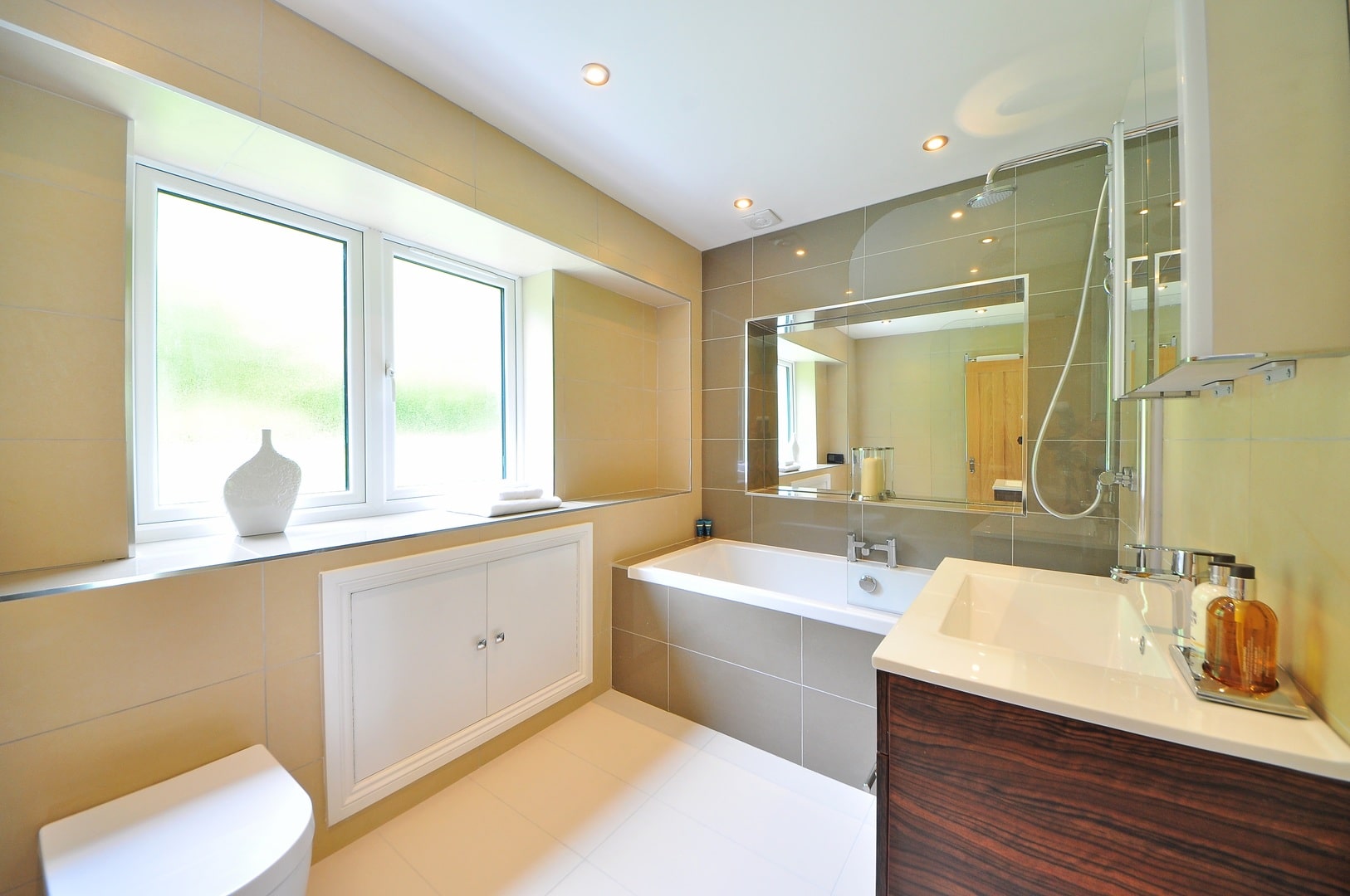 floor-home-cottage-kitchen-property-tile-633131-pxhere.com-min