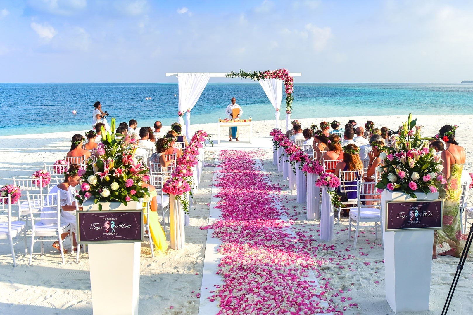 man-beach-sea-water-sand-ocean-1173447-pxhere.com-min