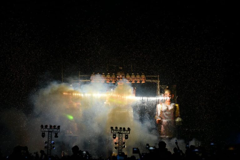 60-feet-tall Ravana effigy burnt on Dussehra organized by Salt Lake Sanskritik Sansad & Sanmarg at Central Park (Salt Lake), Kolkata_5