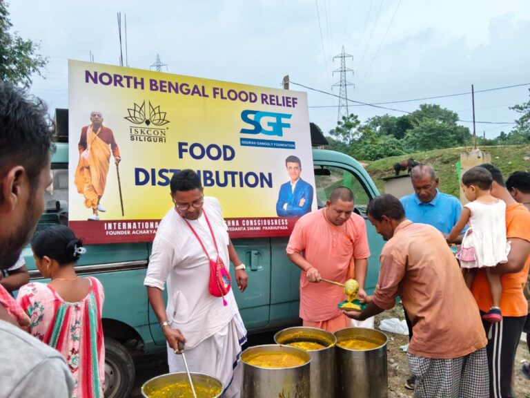 ISKCON and Sourav Ganguly Foundation Join Hands for Flood Relief in North Bengal_1