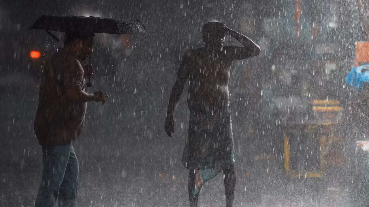 Delhi Weather LIVE: Heavy Rain Predicted in National Capital, Noida, Ghaziabad, Faridabad, Gurugram today, IMD issues alert