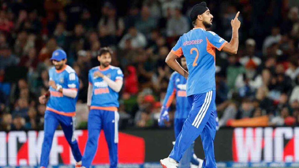WATCH: Arshdeep Singh and Bhuvneshwar Kumar’s coordination helps ...